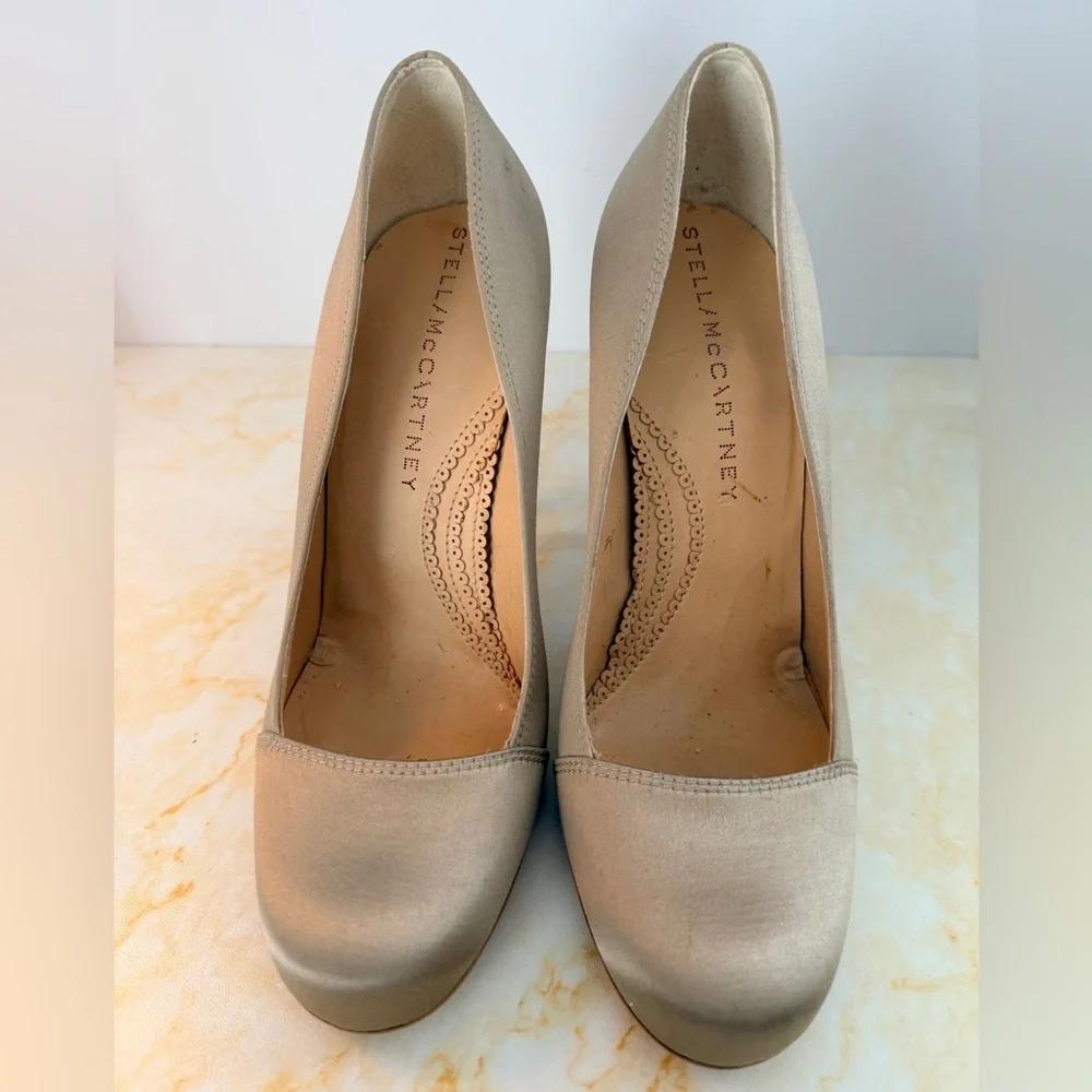Stella McCartney olive green satin pumps. 38/8-8.5 - Picture 1 of 7